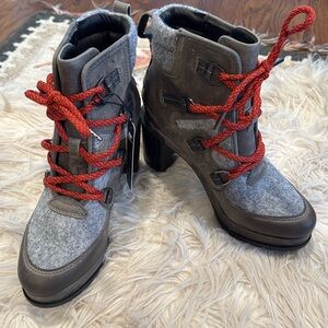 NIB! Sorel Blake Lace Bootie, size 8
